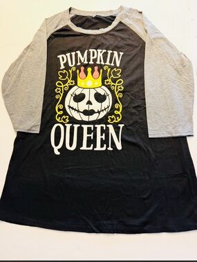 NWOT Pumpkin Queen Ladies Large Raglan Tee - Black and Gray